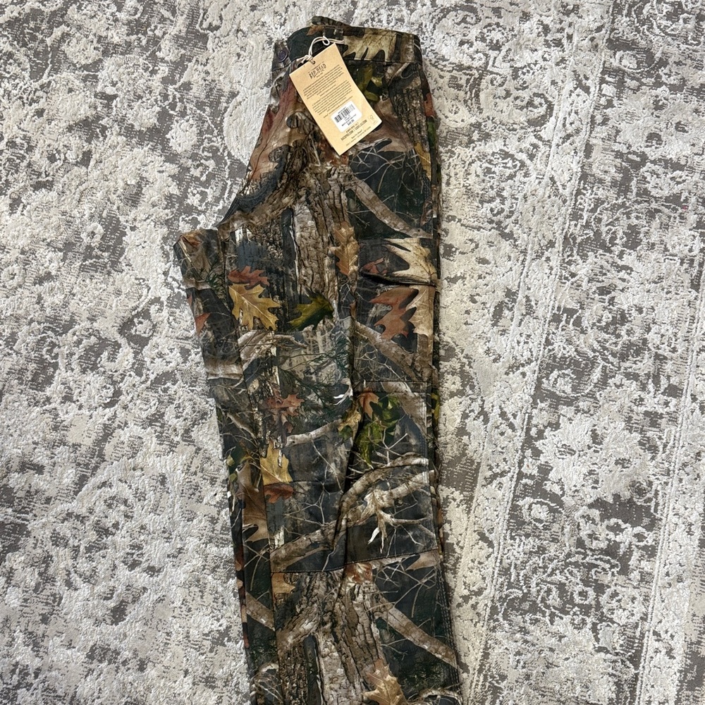 Cabelas Men’s Camo Pants